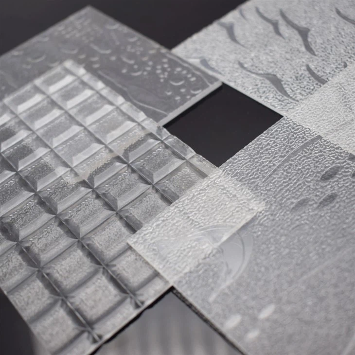 I pannelli LED UGR<19 possono essere utilizzati nei ristoranti?